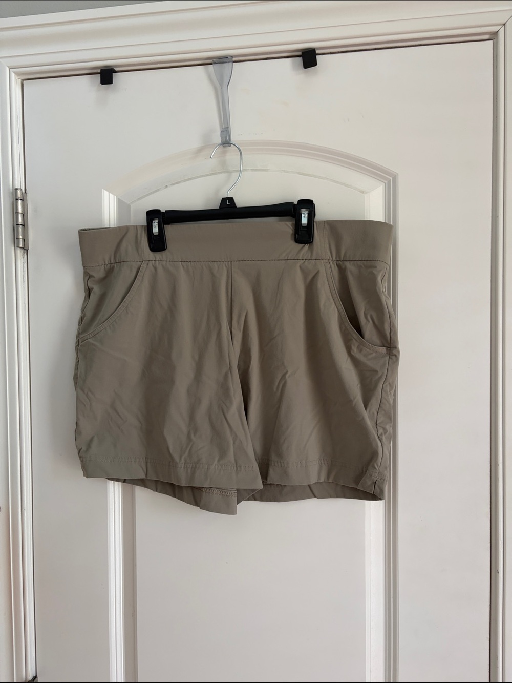 Columbia Lightweight Athletic Shorts in Khaki